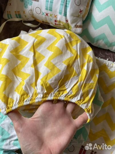 Бортики и поинадлежности в кроватку