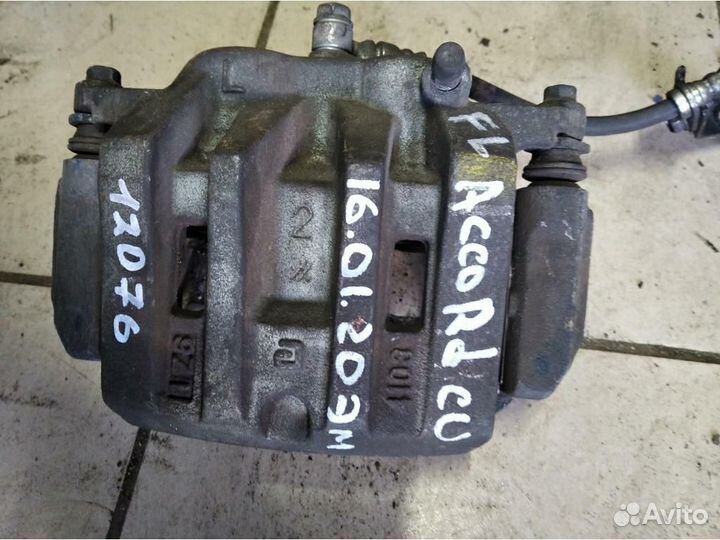 Суппорт перед левый Honda Accord 8 2008-2012