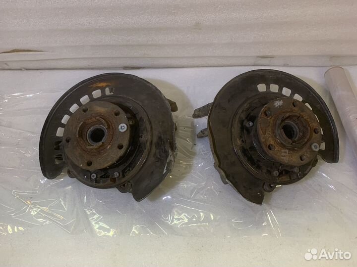 Кулак ступица задняя Volkswagen Touareg