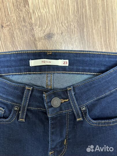 Джинсы levis 712 w23 l30