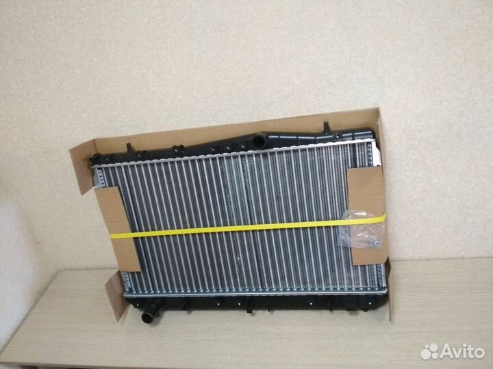 Радиатор охлаждения Chevrolet Lacetti