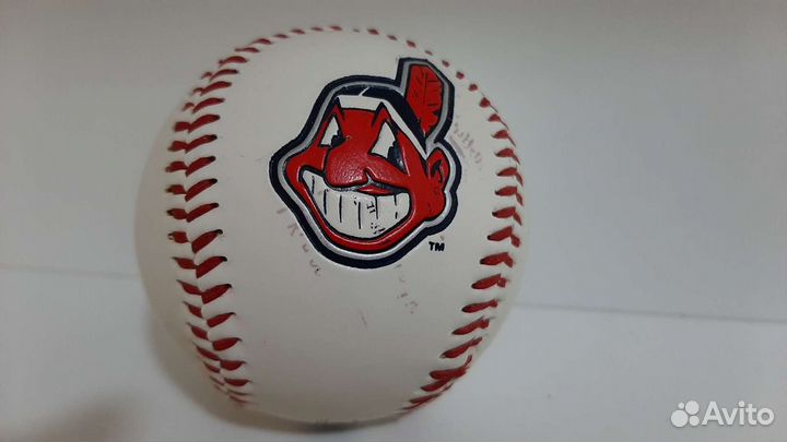 Бейсбольный мячи