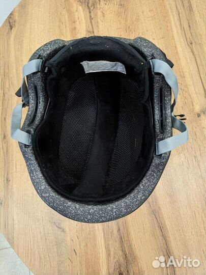 Шлем горнолыжный