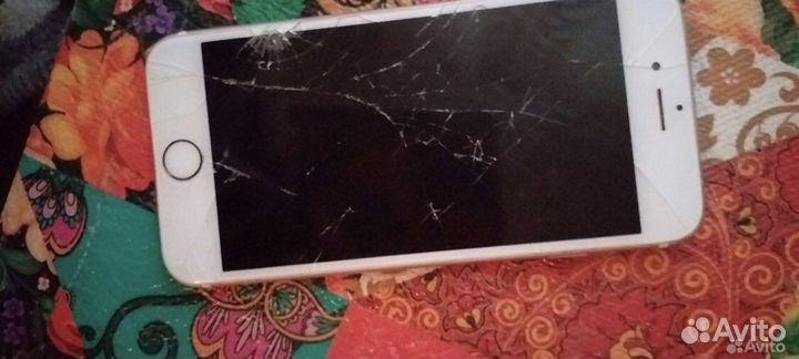 Телефон iPhone 6s