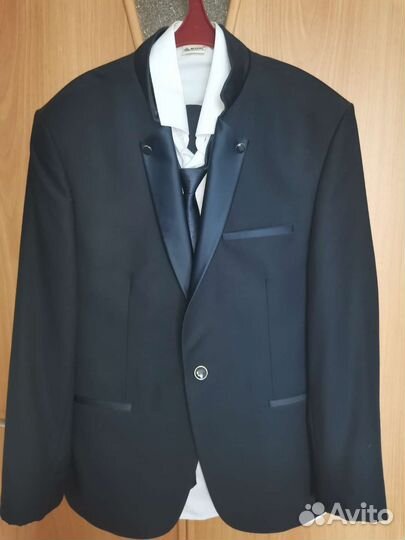 Мужской классический костюм