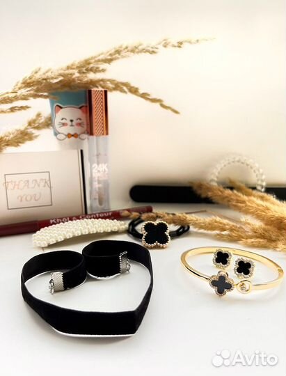 Подарочный бокс с аксессуарами девушке