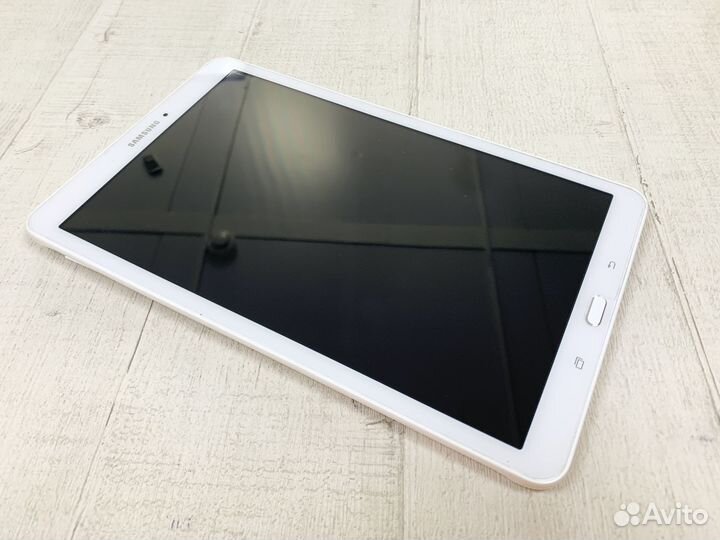 Samsung Galaxy Tab E 9.6 SM-T561N 8/1Gb 3G