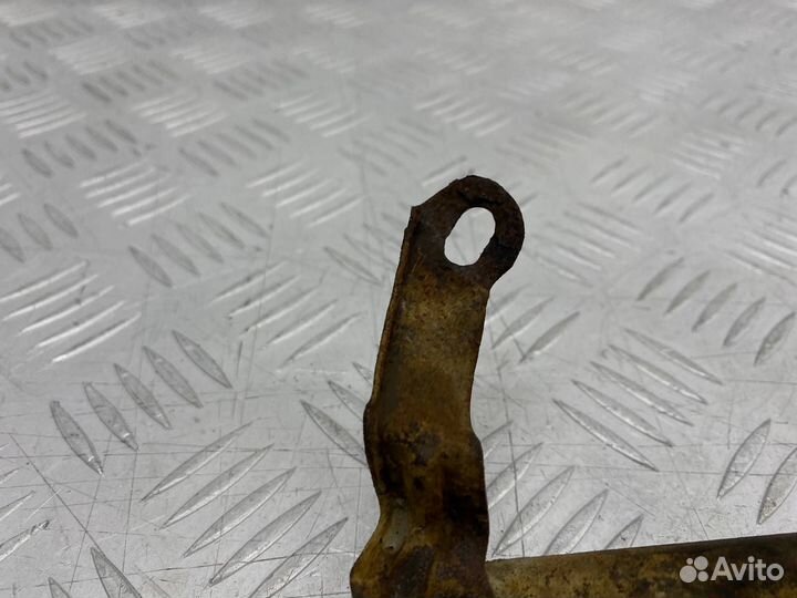 Б/У Крепление тросика газа (кронштейн) Toyota