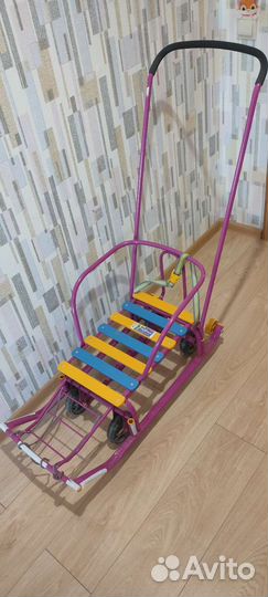 Санки с ручкой, на колесиках