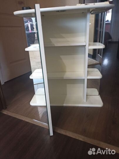 Полка навесная зеркальная в ванную