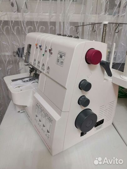 Распошивальная плоскошовная машина