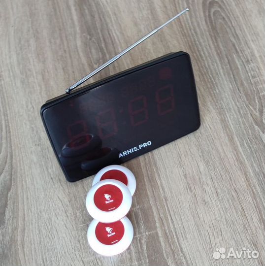 Кнпока вызова официанта и табло отображения вызова