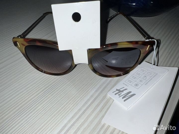 Солнцезащитные очки hm