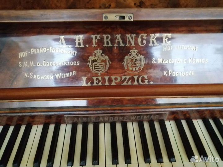 Старинное немецкое пианино