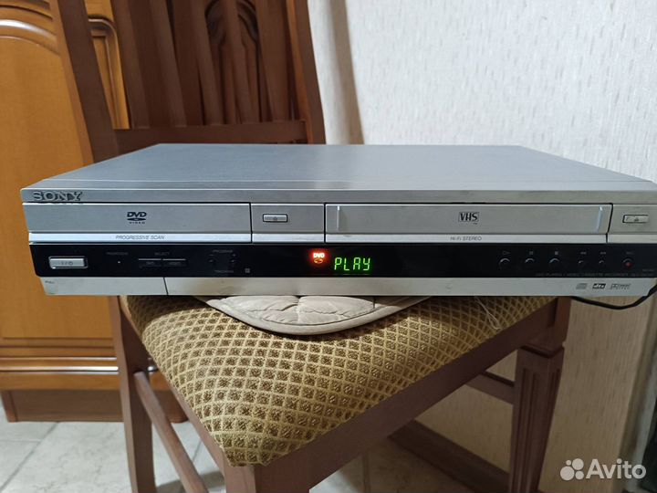 Видеомагнитофон DVD/VHS Sony SLV-D970P