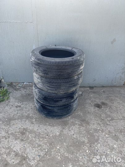 Toyo NanoEnergy 3 215/60 R16