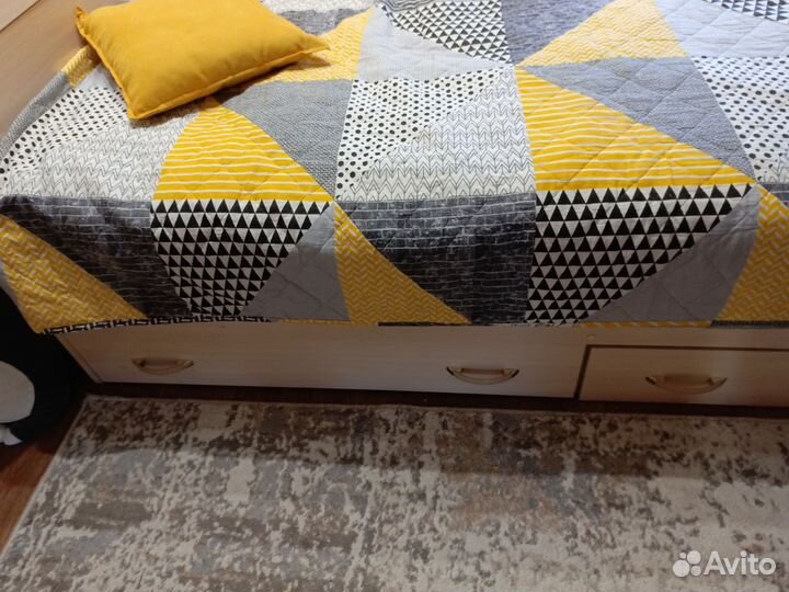 Кровать двухспальная без матраса