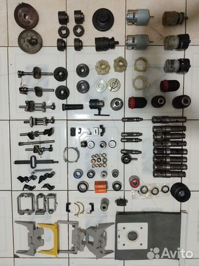 Запчасти на электроинструменты И на водяные насосы