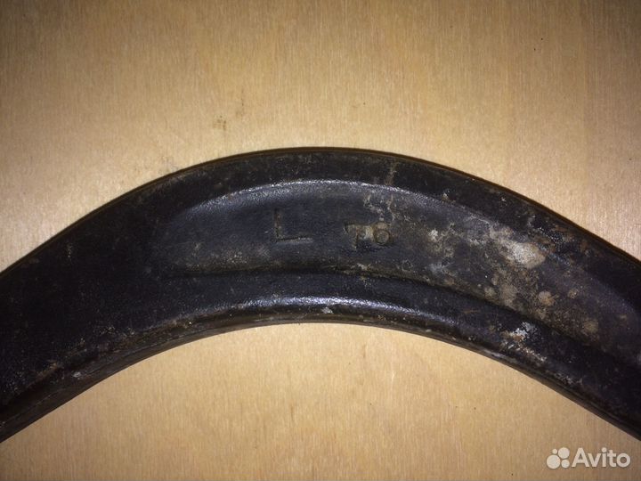 Рычаг левый Mitsubishi Galant, Emeraude, Eterna, L