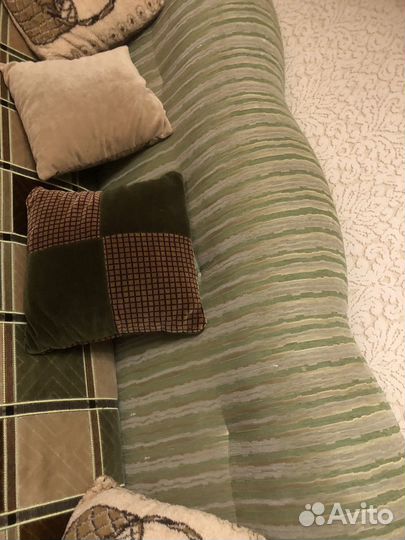 Продам Диван с креслами