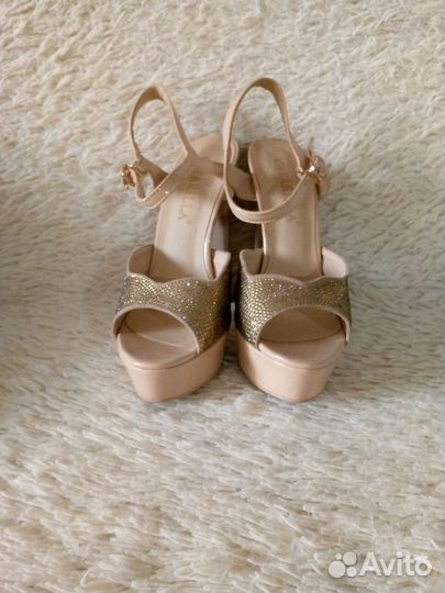 Босоножки женские 39 размер