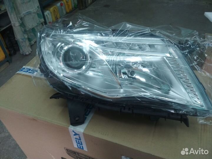 Фары передние Geely Atlas