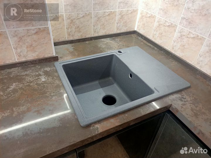 Столешница из кварцевого камня на заказ