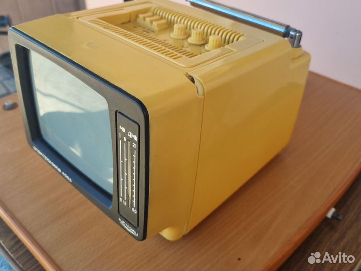 Телевизор электроника 409Д