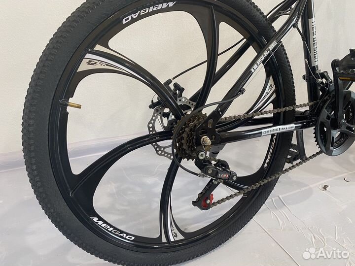 Велосипед на литых дисках 26 размер