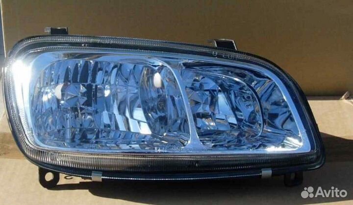 Фара правая галоген передняя правая Toyota Rav4