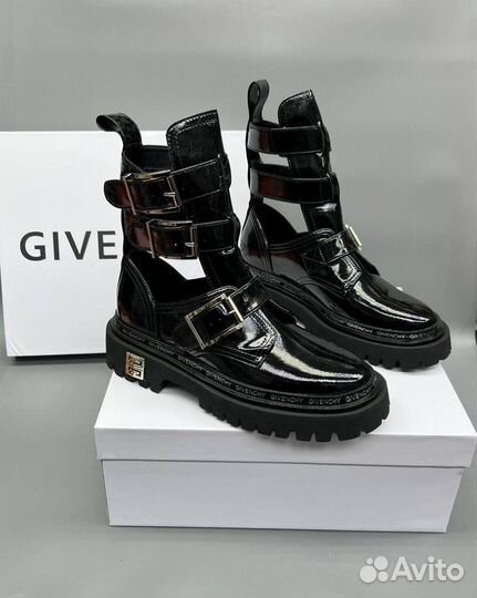 Ботинки женские