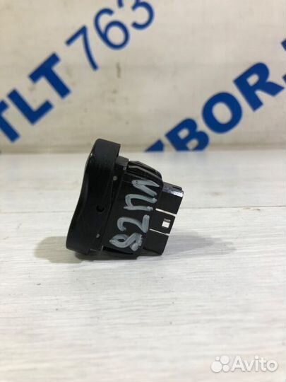 Кнопка стеклоподъемника передняя renault sandero 1