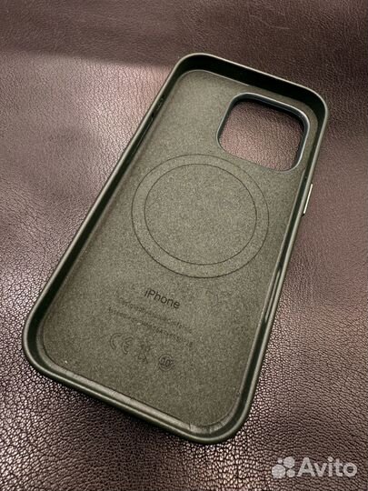 Кожаный чехол на iPhone 16 pro