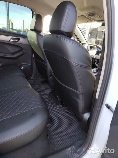 Чехлы экокожа ромб чёрные автопилот Хавал Жулион