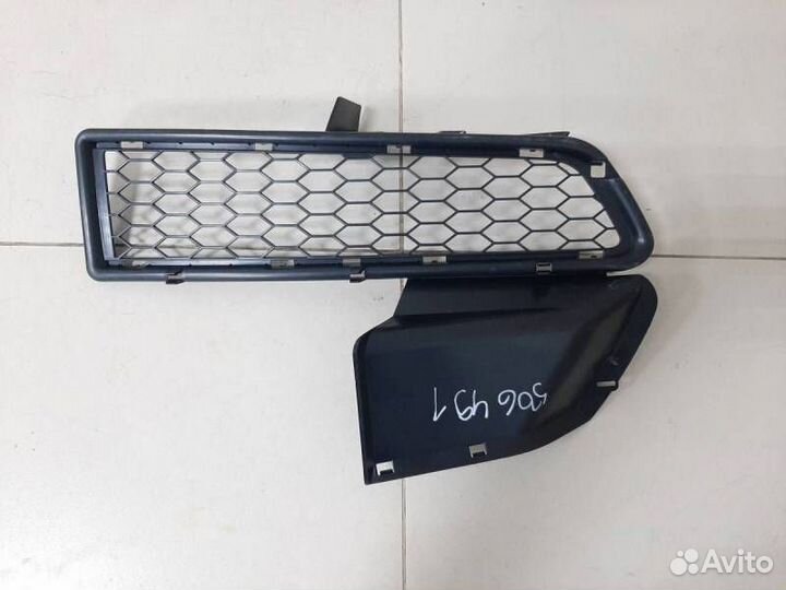 Решетка в бампер правая Renault Logan 1 2005-2014