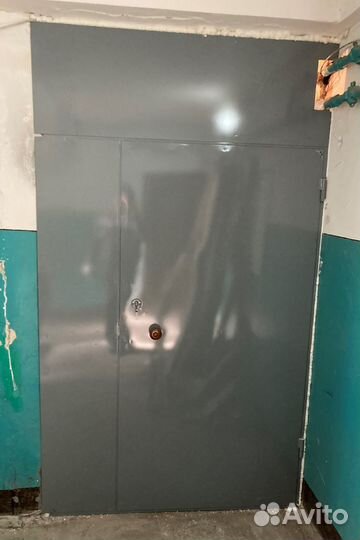 Тамбурная дверь