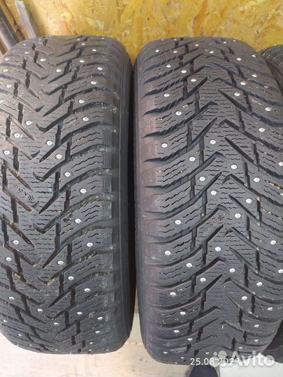Nokian Tyres Hakkapeliitta 8 SUV 215/65 R16 102T