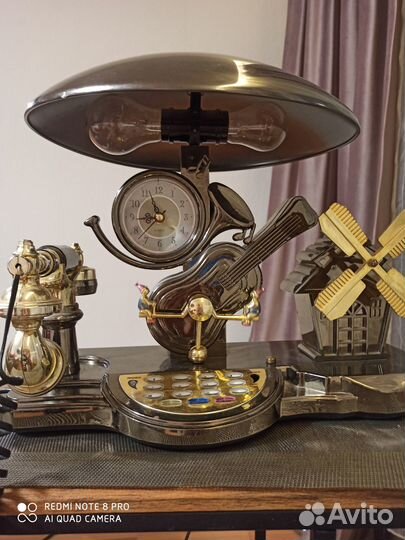 Ретро телефон-часы-светильник