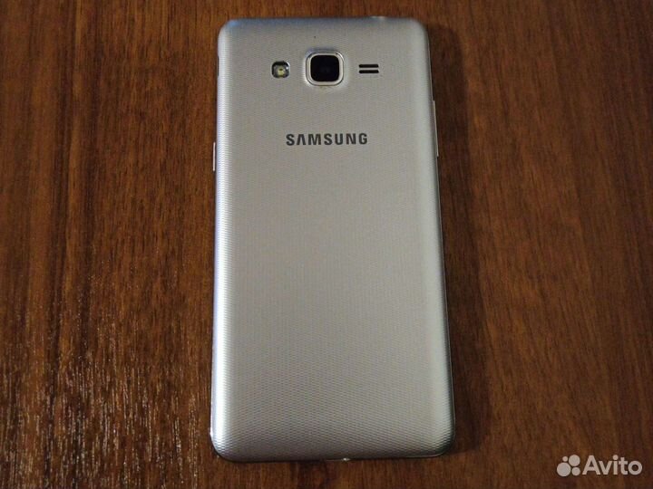Телефон Samsung j2prime