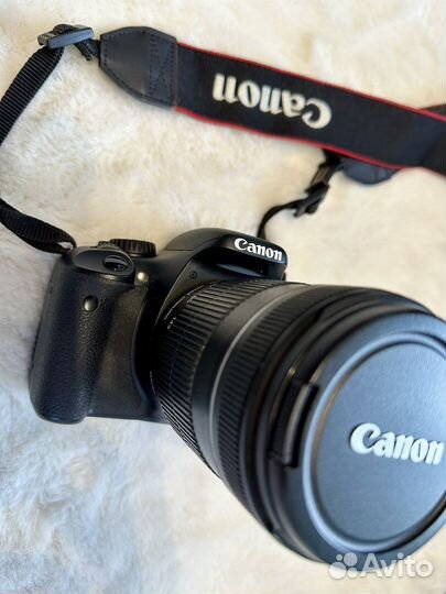 Зеркальный фотоаппарат Canon 550D