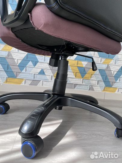 Игровое компьютерное кресло