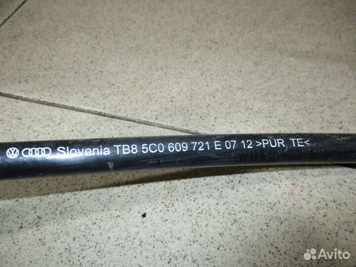 Трос стояночного тормоза VW Jetta 6 (1B)