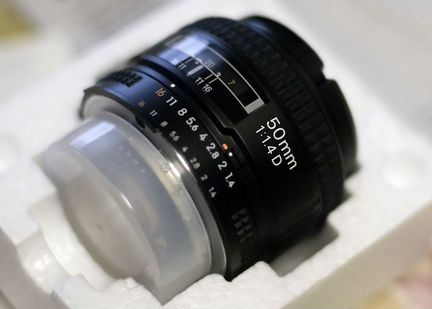 Объектив Nikon 50mm f1.4 D