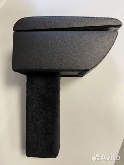 Подлокотник на Рено Дастер (в подстаканник)