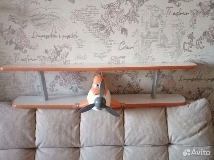 Полка настенная навесная