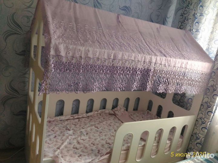 Детская кроватка домик бу с матрасом askona