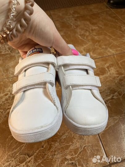 Кроссовки adidas на мальчика 26