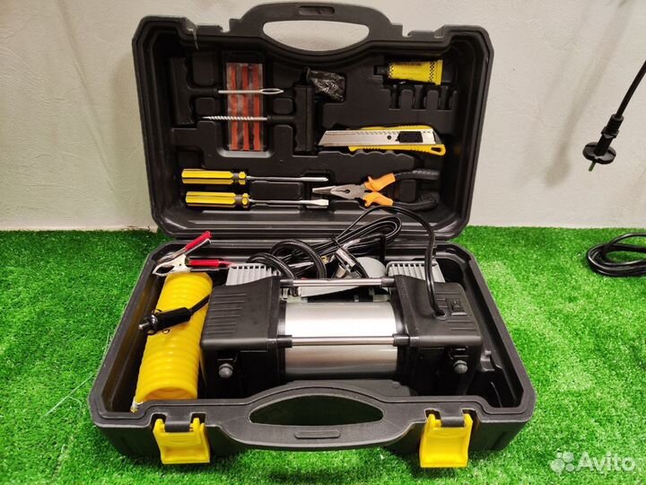 Компрессор воздушный автомобильный с набором