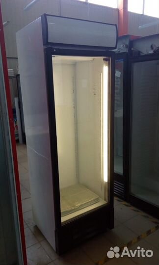 Холодильный шкаф витрина