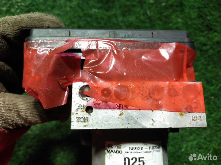 Блок ABS (насос) Kia Rio (FB) IV